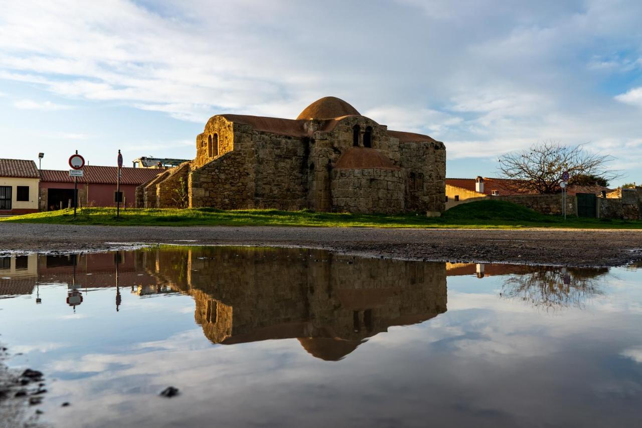 Casa Vacanze Funtana Meiga Cabras Bagian luar foto